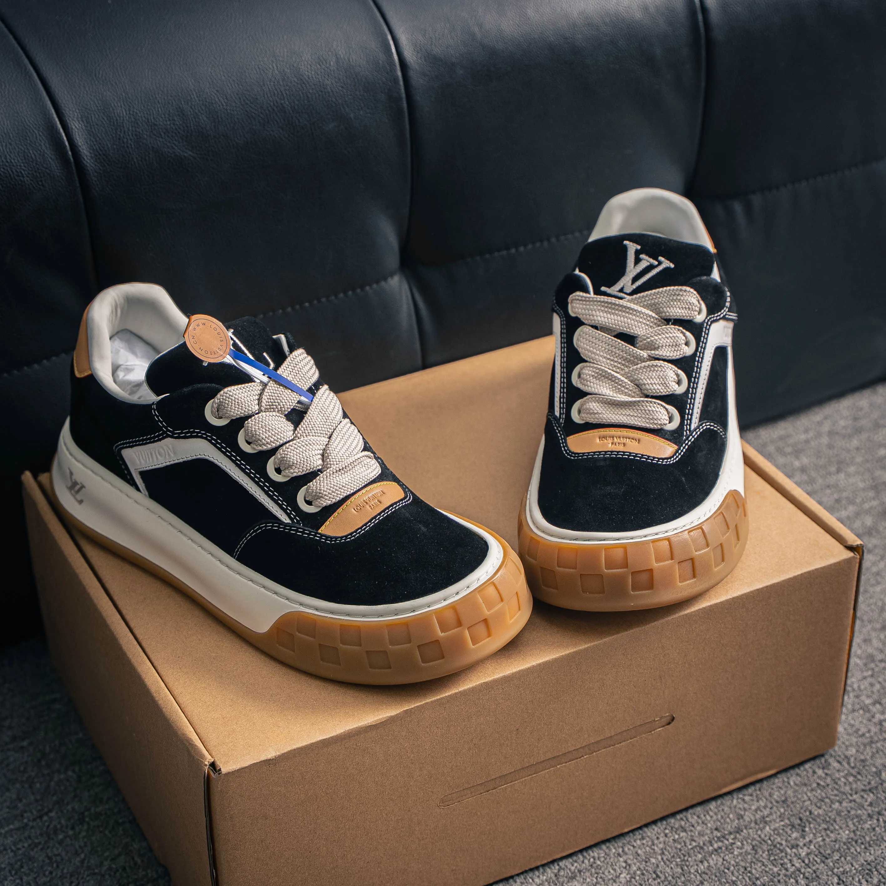 # LV tilted ， Shoes，Sneakers， Shoes，Skate Shoes~~ Sneakers， LV Shoes ， Cushioning TPU Vuitton ，